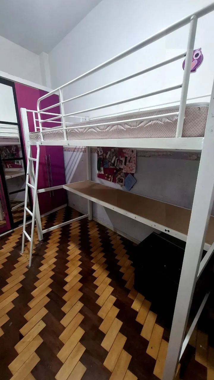 Cama alta Beliche suspensa com escrivaninha integrada - Foto 3