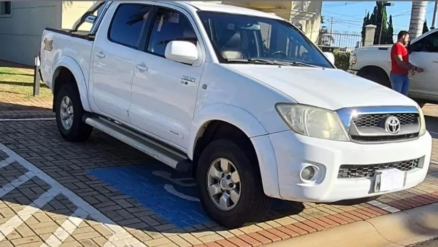 Toyota Hilux Hilux CD D4-D 4x4 2.5 16V 102cv TB Dies. 2010