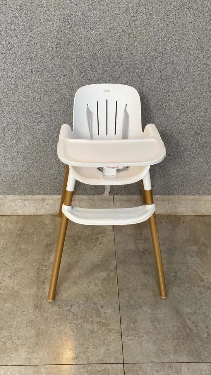 Vendo Cadeira de alimentação praticamente nova 