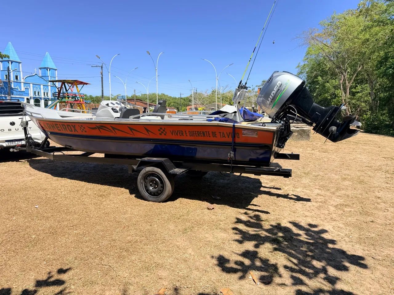 Lancha de pesca linda - Foto 2