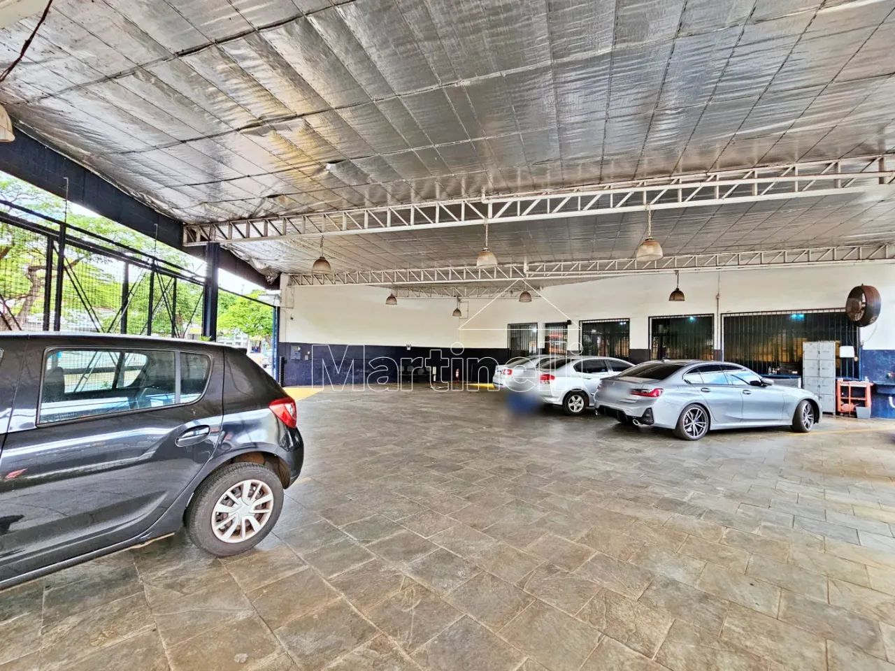 Imóvel comercial de 294m² de área construida à venda. Excelente localização, próximo à Ave