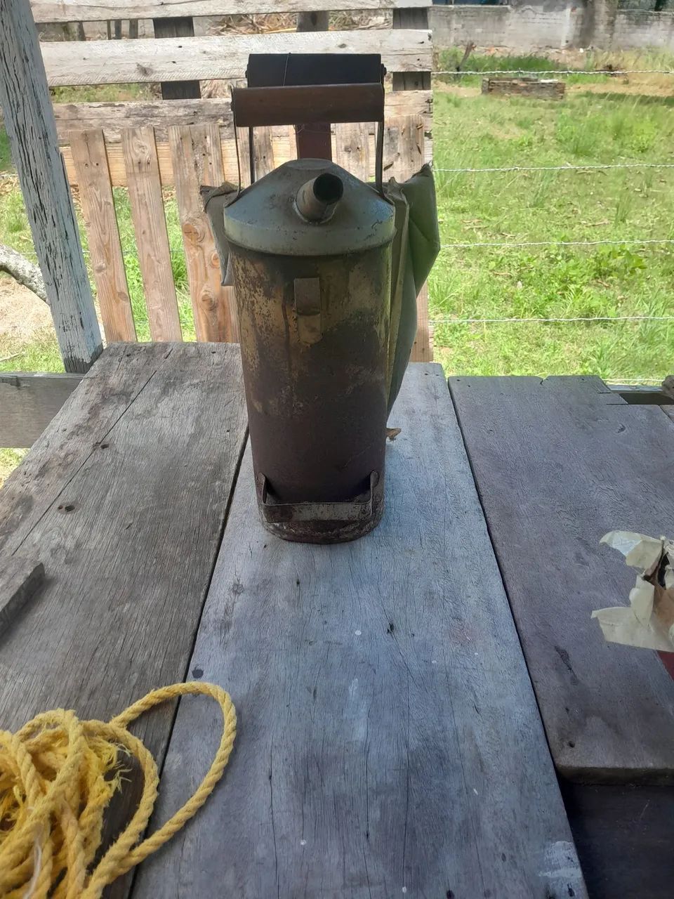 Kit apicultor,  4 Caixa ninho, 4 melgueira, 1 fonigador e macacão  - Foto 4