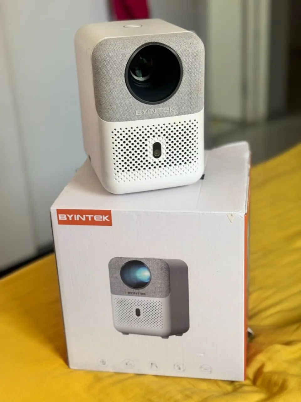 Projetor Smart BYINTEK U4 