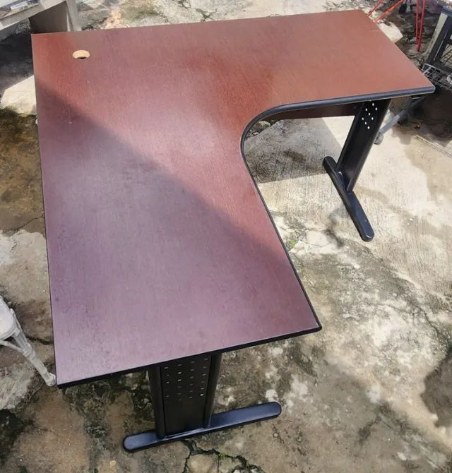 Mesa para escritorio em L Otimo estado  - Foto 4
