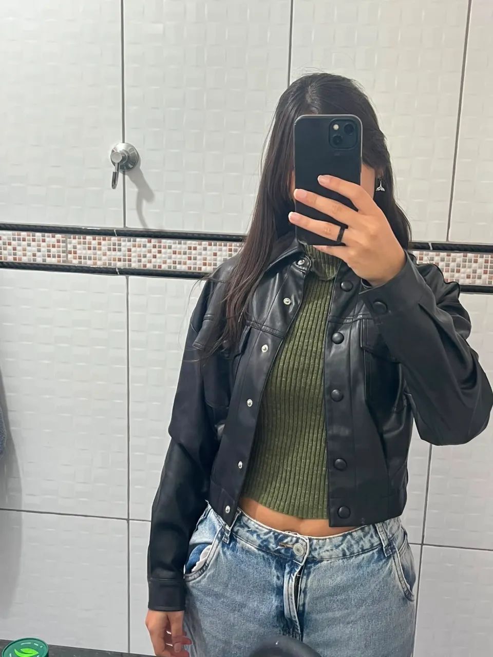 Jaqueta linda de couro sintético nunca usada - Foto 4