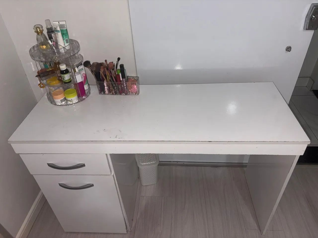 Desk64962183229442121