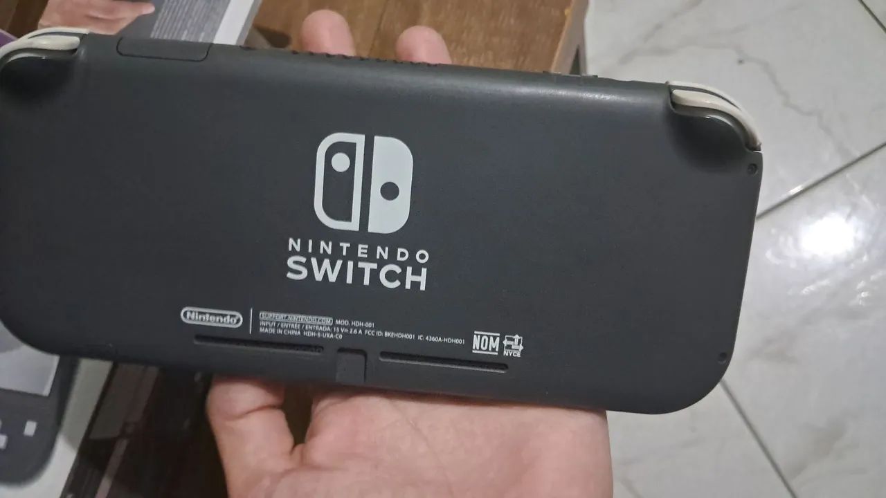 Switch Lite黒 Switch lite desbloqueado preto(faço envio) - Consoles de Vídeo