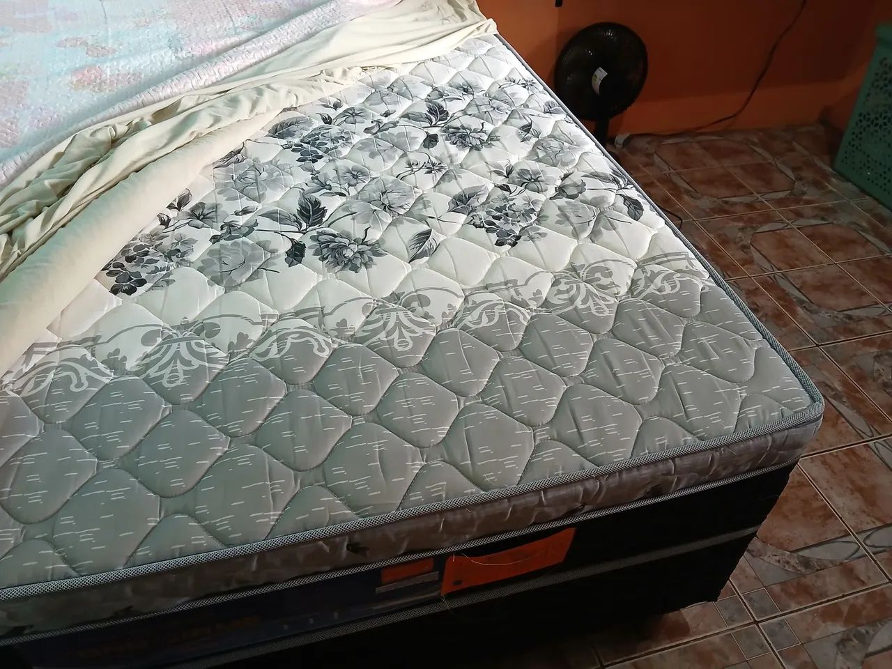 Vendo cama casal nova - Foto 2