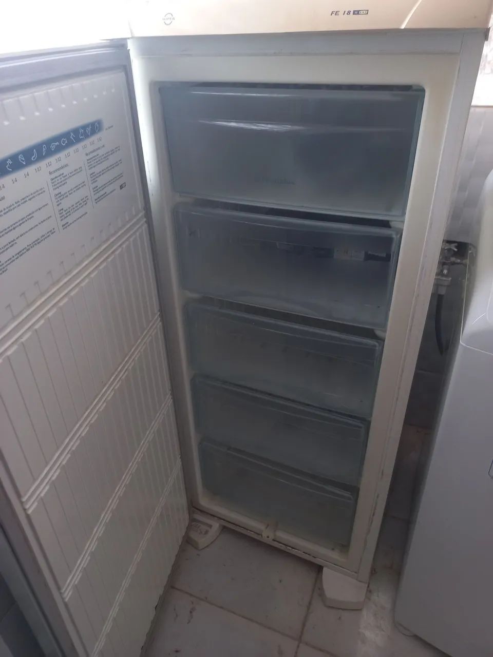 Freezer Vertical Eletrolux Cycle Defrost FE18 220v (Desapego) - Foto 3