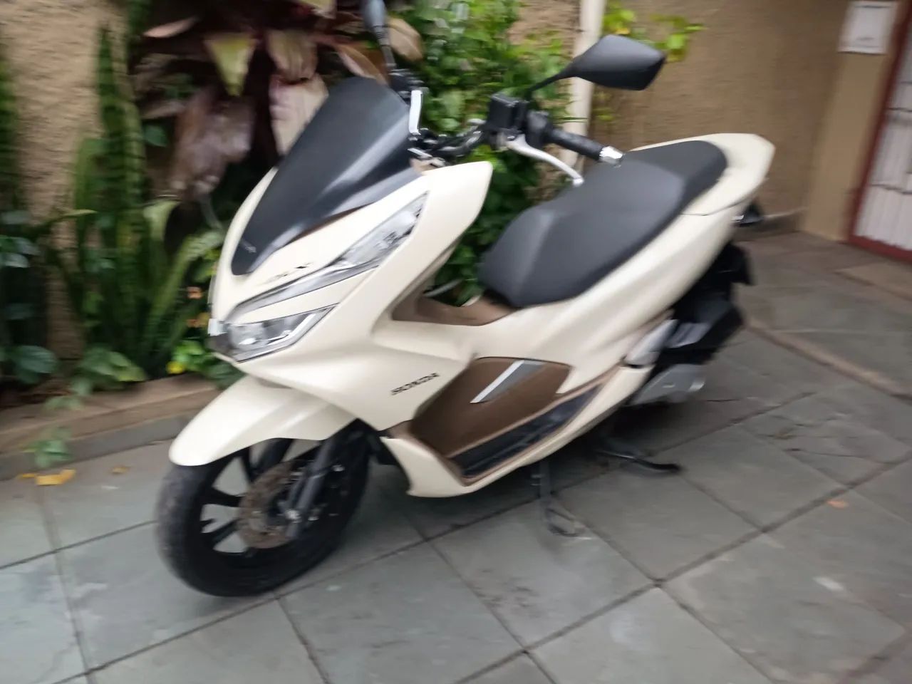 Honda PCX 150 DLX  - Foto 4