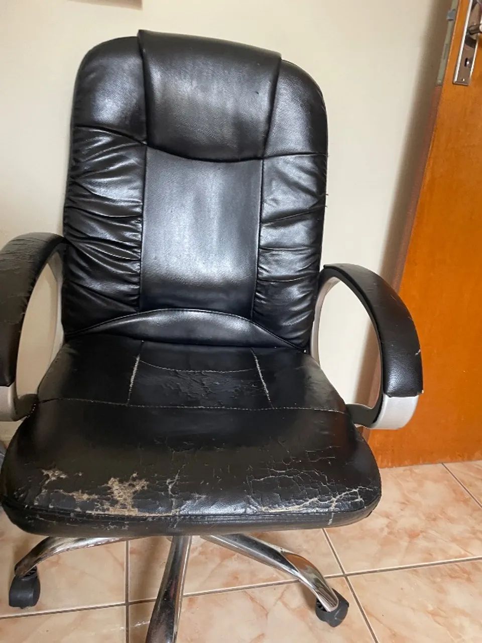 Cadeira de couro 