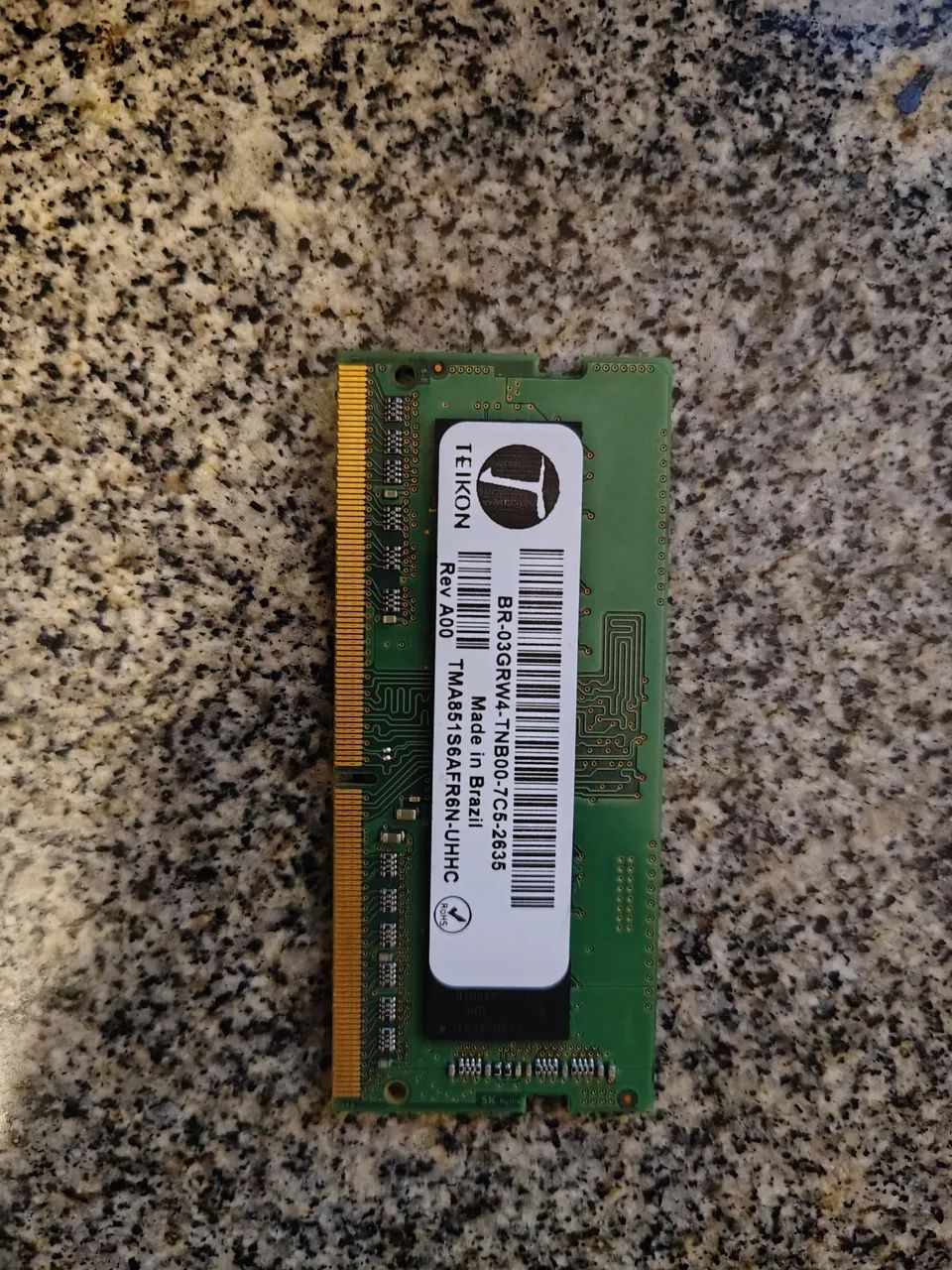 Memória DDR 4 / 4 GB para notebook. 