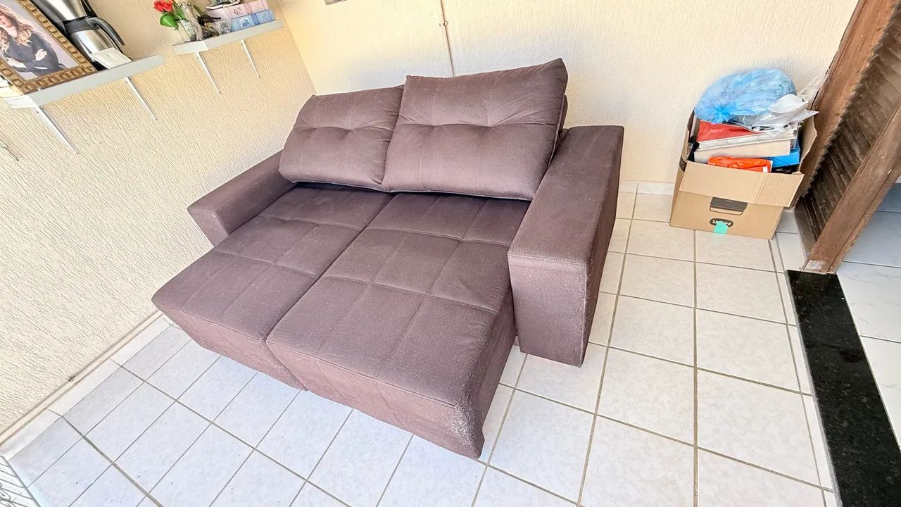 Vendo Sofá Marrom Retrátil - Usado em Ótimo Estado - Foto 2