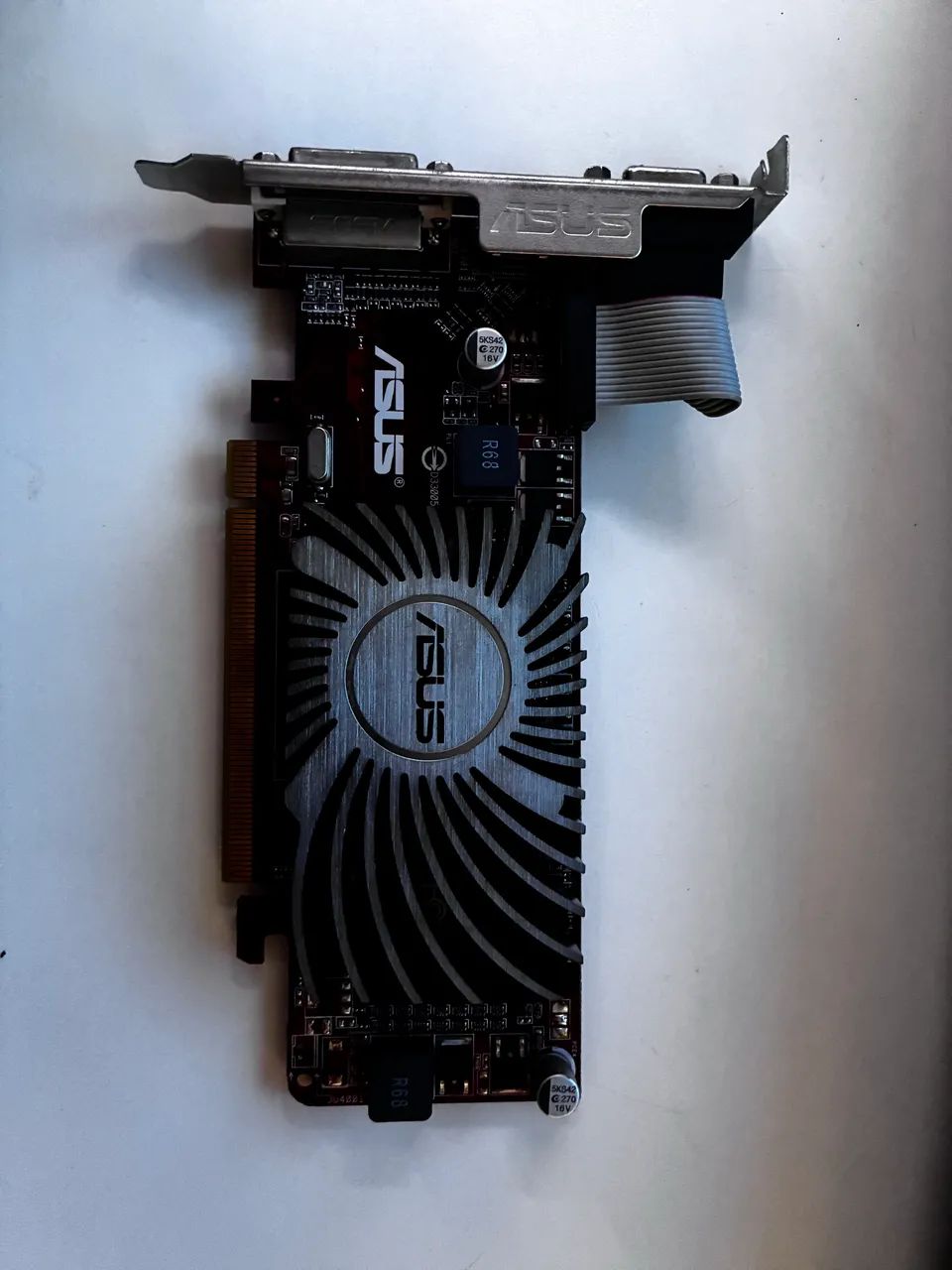 Placa de vídeo / DDR3 / 1Gb