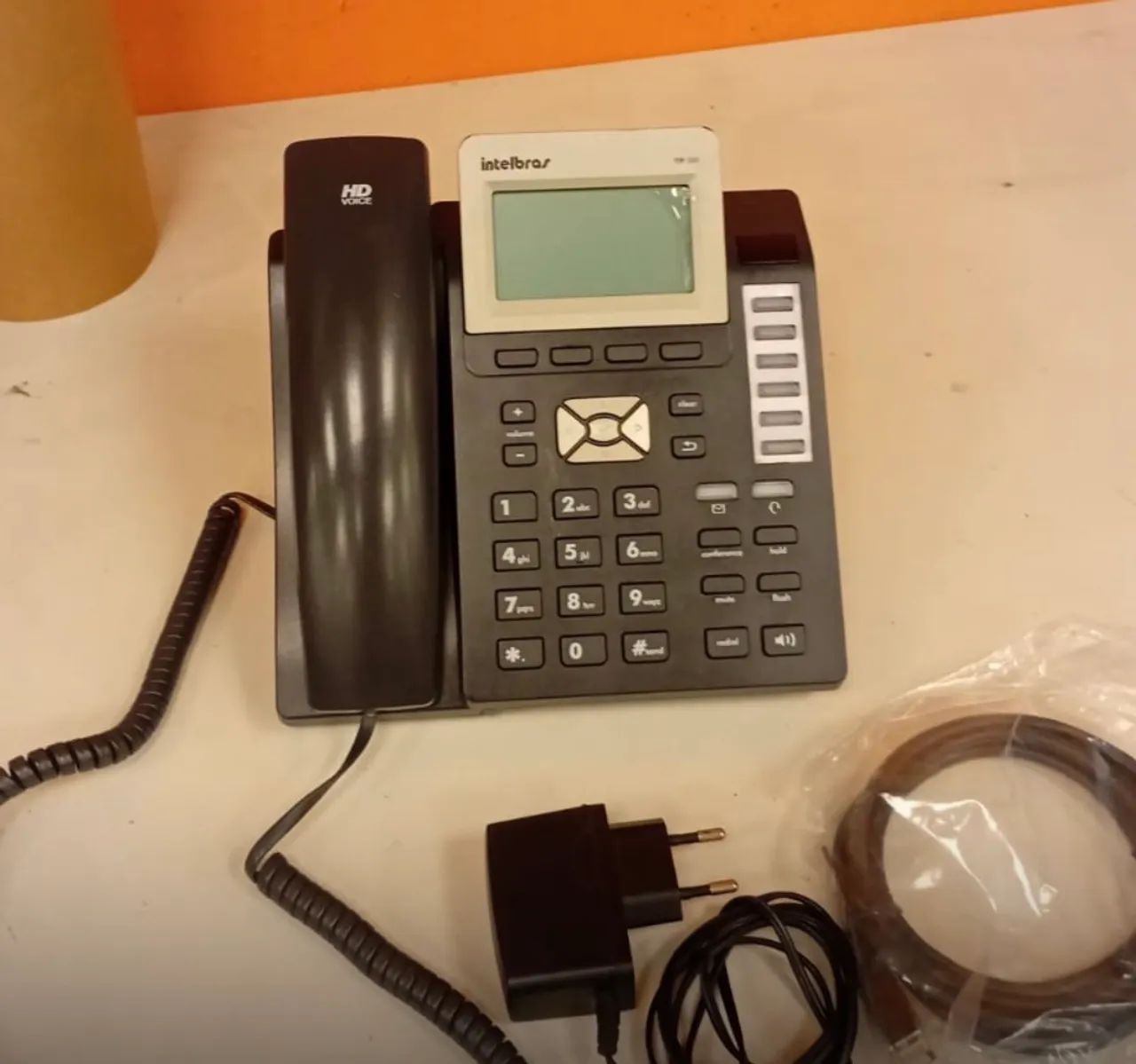 Aparelho Ip sip Tip 300 Intelbras.