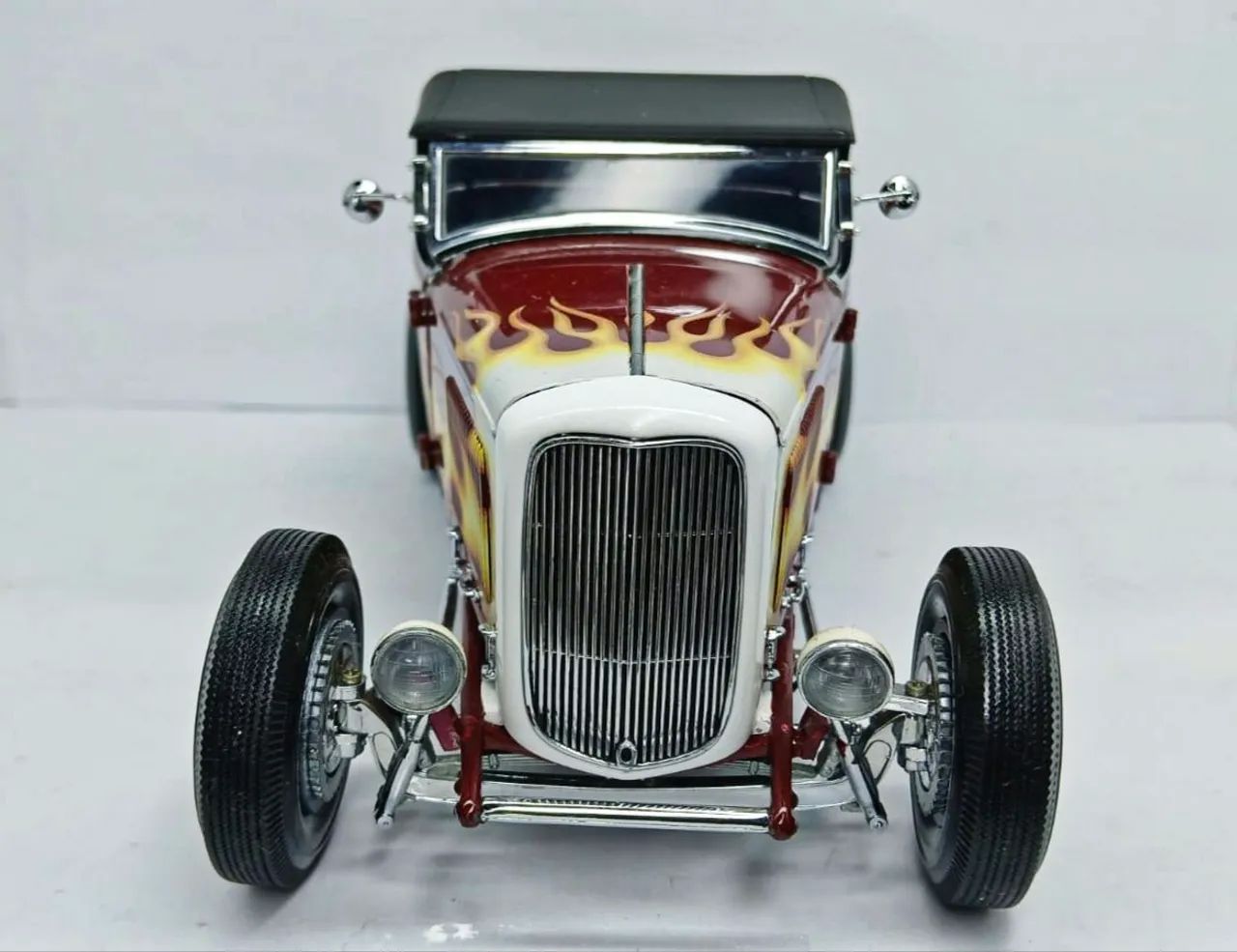 Miniatura Ford Roadster 1932 1/18 GMP - Hobbies e coleções - Vila