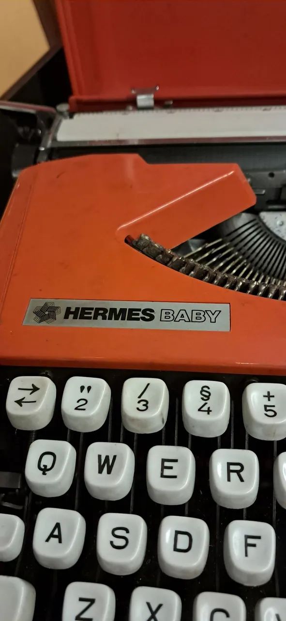 Máquina de datilografia antiga - Foto 3