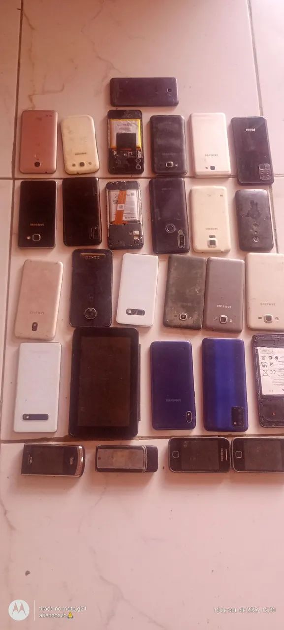 Lote de 26 celulares  - Foto 2