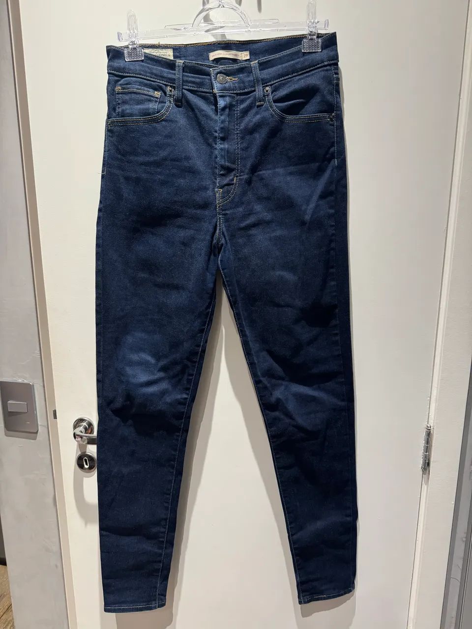 Calça LEVI?S skinny com stretch, tam 40