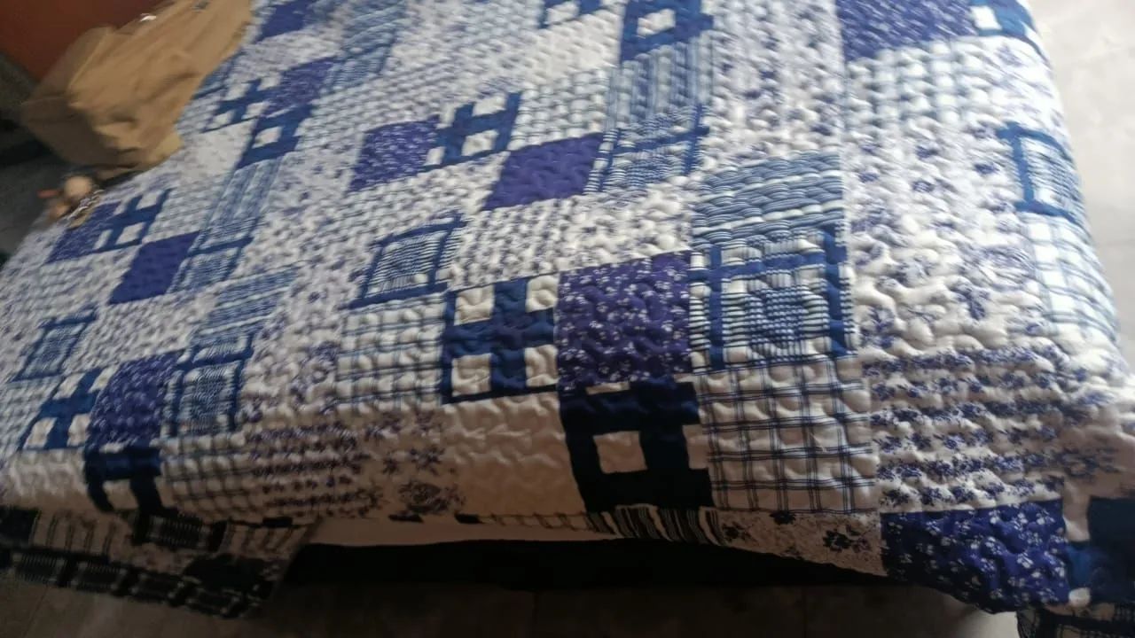 Vendo cama box de casal completa, com colchão e cabeceira.<br> - Foto 2