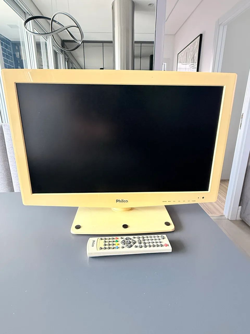 TV PHILCO 24 POLEGADAS FULL HD LED - Foto 2