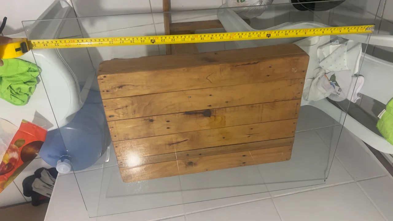 Glass Table64994316067843124