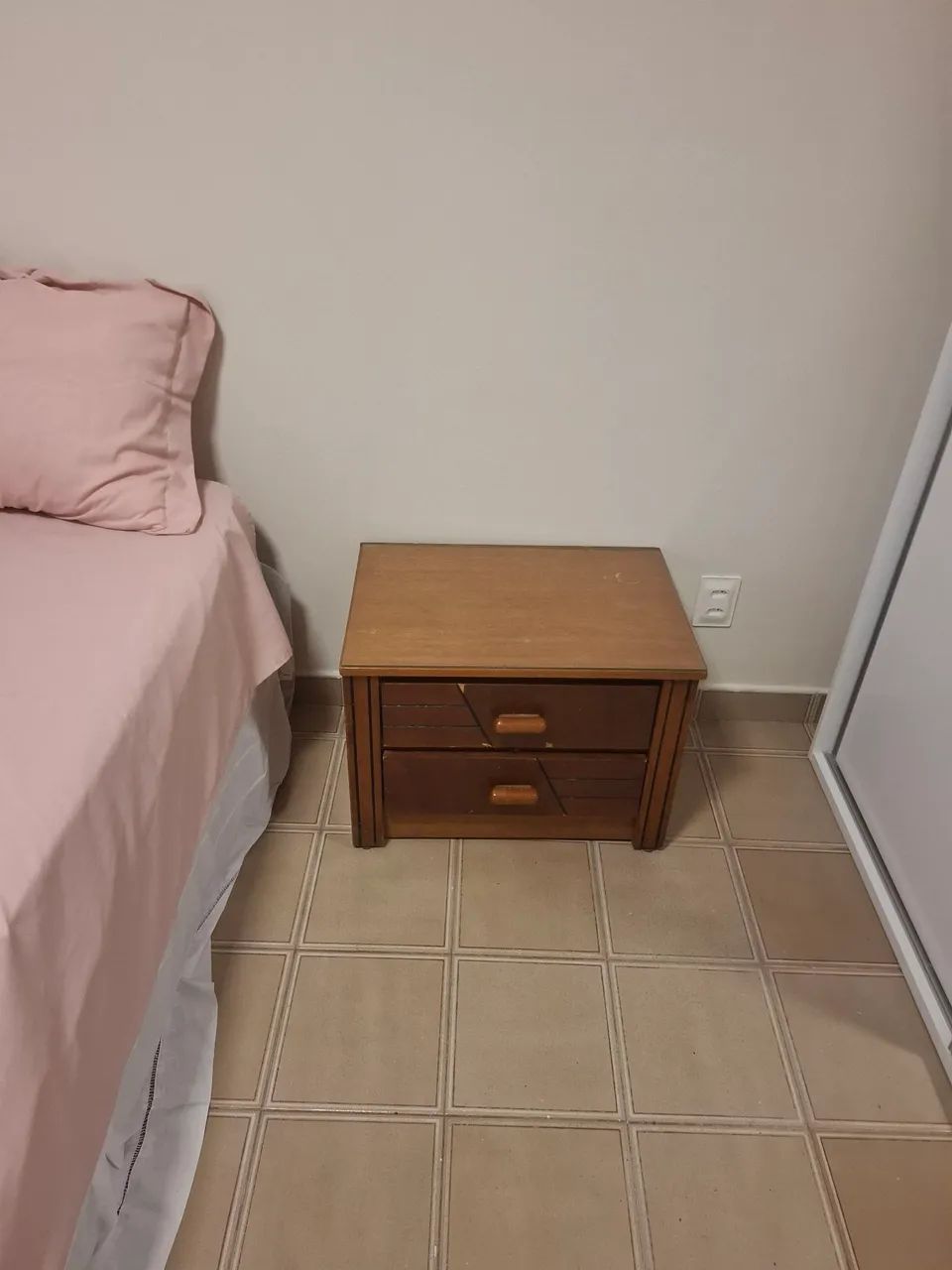 Criado mudo 
