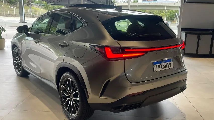 Lexus NX-450h+ AWD 2.5 16V Aut. (Híbrido), foto 5 de 15