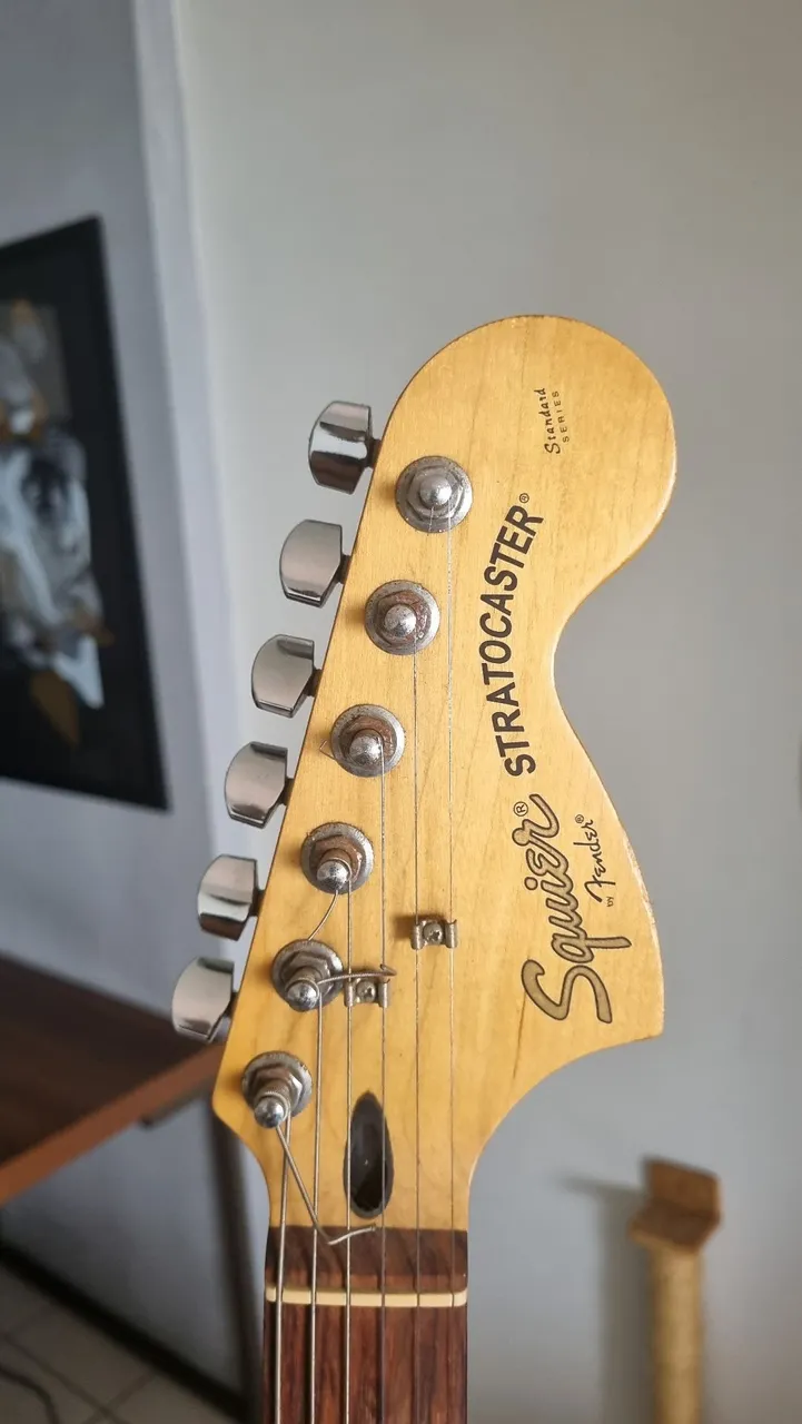 squier stratocaster standard