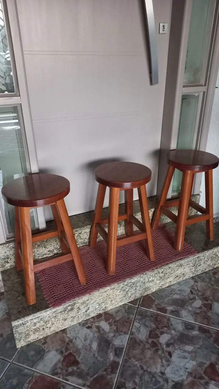 Banquetas de madeira 