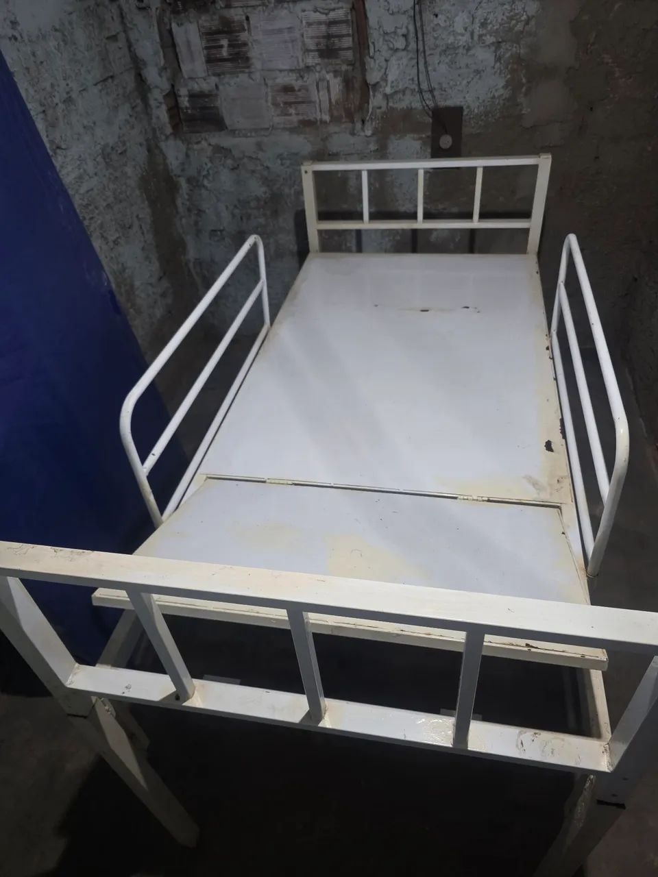 Cama hospitalar + colchão + cadeira - Foto 2