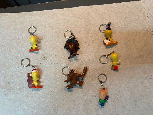Colecao com 7 Chaveiros Looney Tunes  - usados -  leia - Foto 2