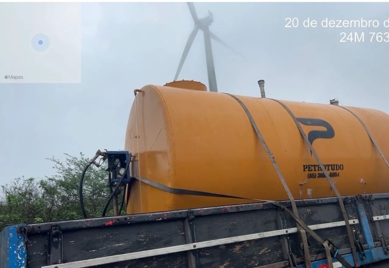 VENDE-SE TANQUE DE COMBUSTÍVEL - 10.000 LITROS