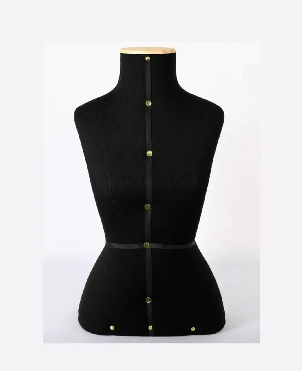 Manequim feminino costureira 