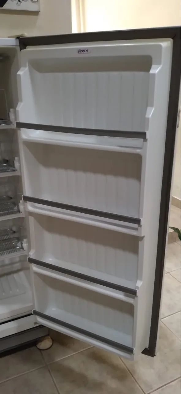 Freezer Vertical Brastemp 270L - Muito Conservado / Funcionando Perfeitamente [110V] - Foto 3