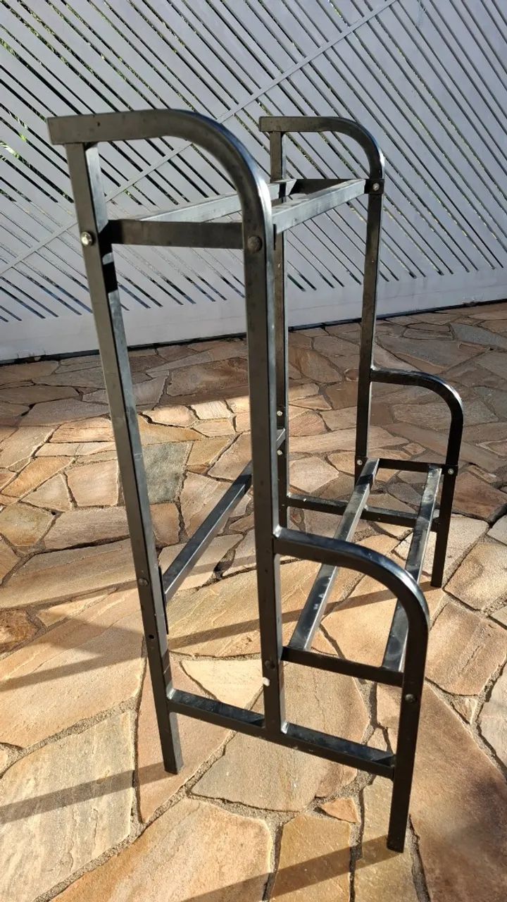 Pedestal para até cinco maquinas de bolinhas - Foto 2
