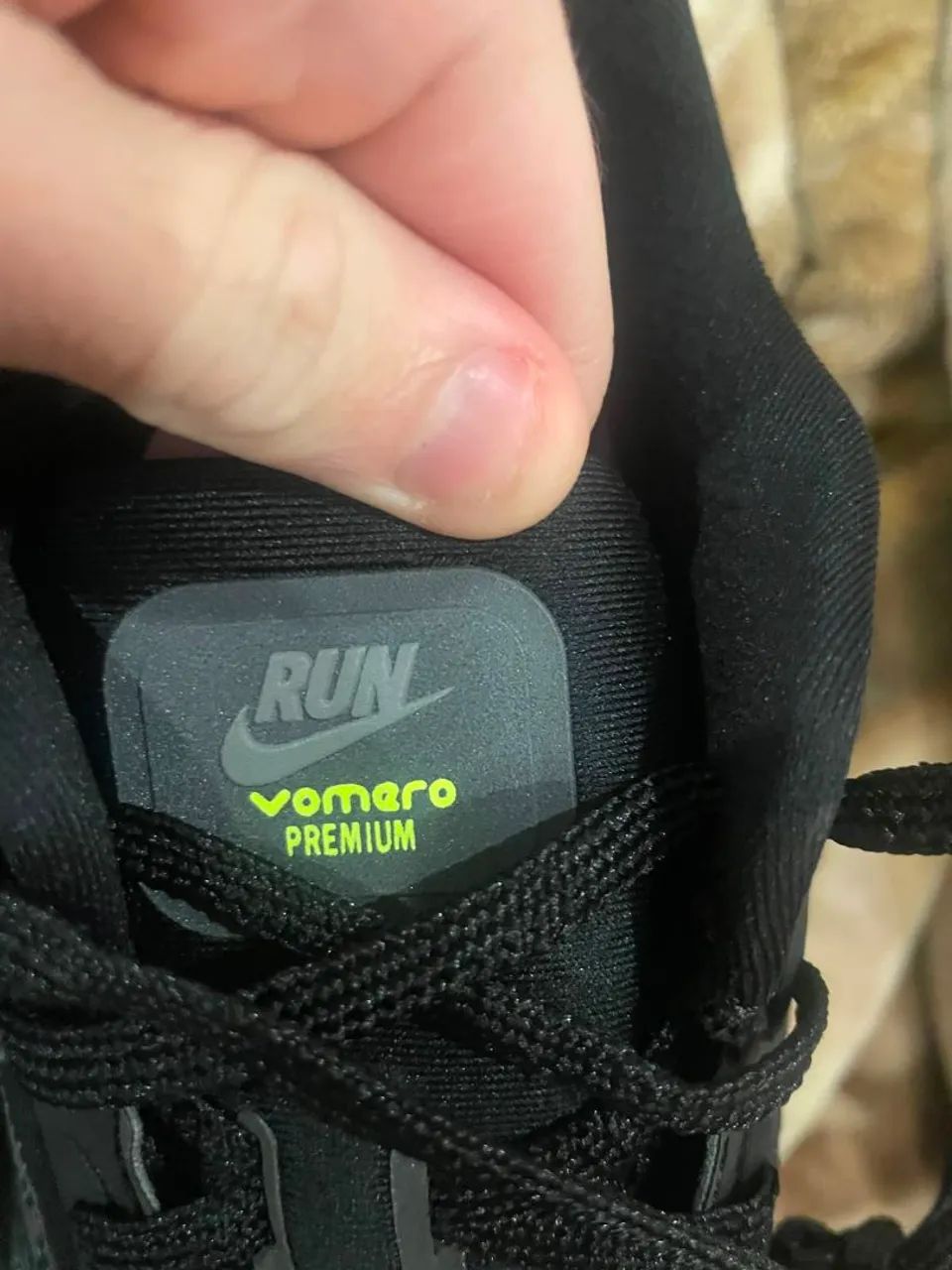 Nike Vomero Premium Black Volt original (com caixa usado)  - Foto 4