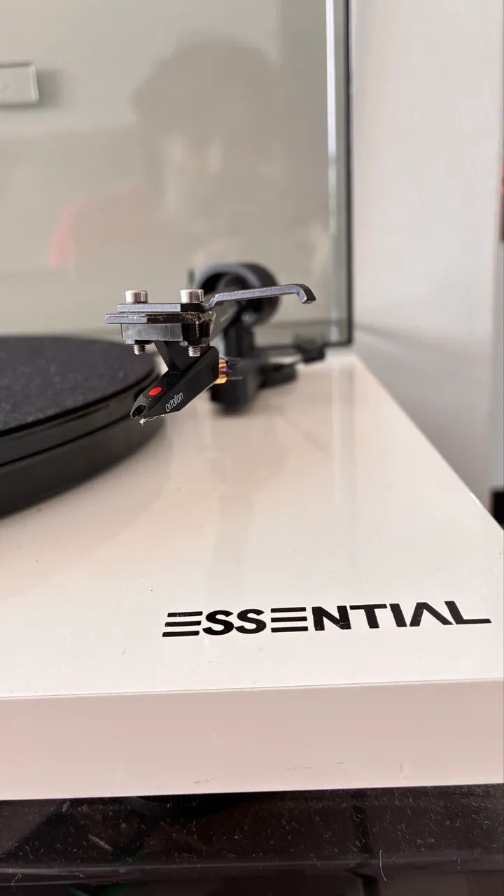 Toca Disco Pro-Ject Essential III (Inglês)