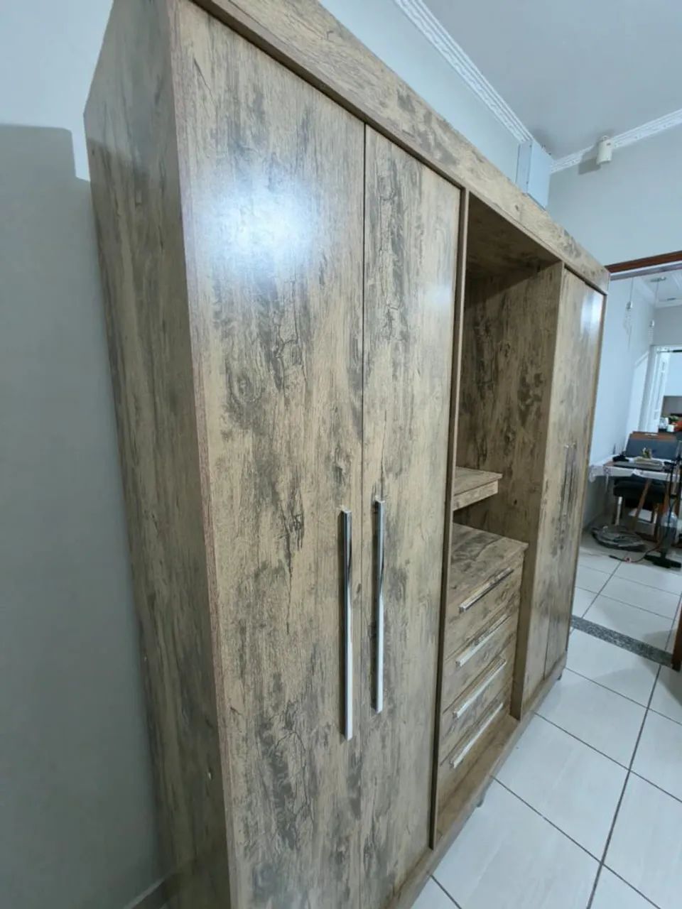Guarda roupa marrom em ótimas condições  - Foto 4