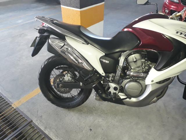 Transalp 700 cc 2011 2011 bem conservada - Foto 2