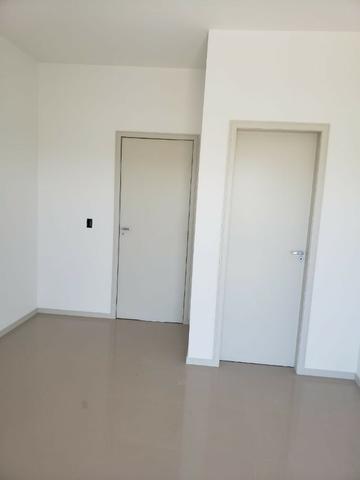Nova Palhoça De Esquina Por R$ 250 Mil - Sobrado Com 2 suítes e Massa Corrida - Foto 2