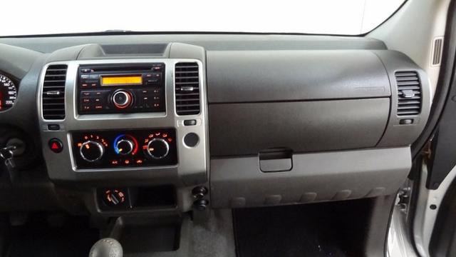 Nissan Frontier SV Attack 2.5 TD CD 4×4 - Foto 9