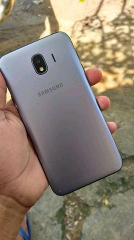 Celular Galaxy j4 32 gb com um leve arranhão - Foto 2