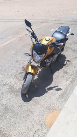 Vendo CB 300 2011
