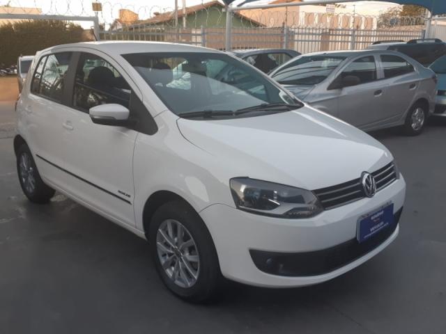 VOLKSWAGEN FOX 1.6 MI HIGHLINE 8V FLEX 2013