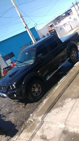 Vendo uma l 200 completa