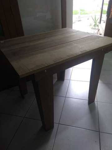 Mesa de madeira 150 reais