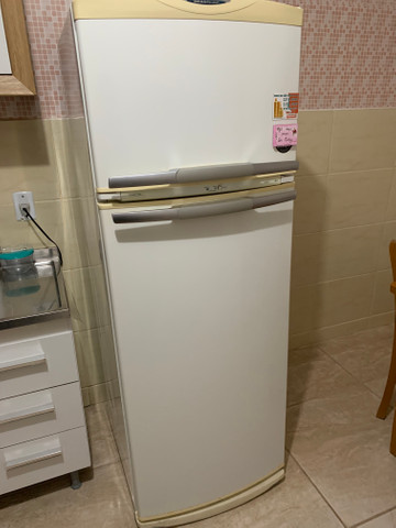 Geladeira Brastemp Frost free 340L em ótimo estado