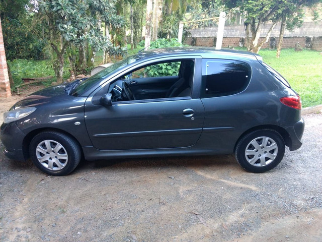 Vendo Peugeot 207 1.4 2012 - Foto 6