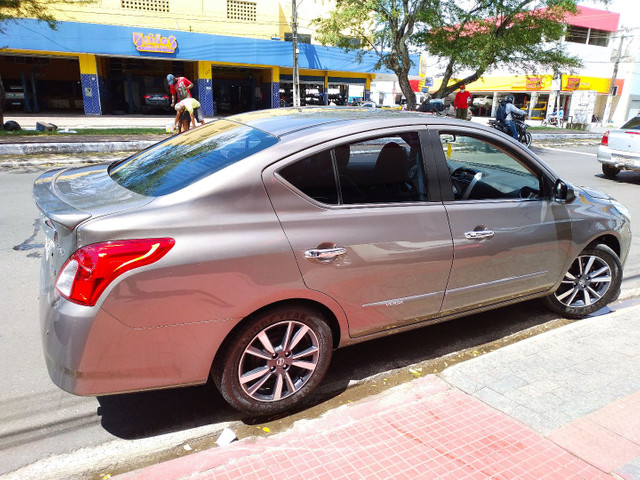 Versa 1.6 SL 2018/2018 automático muito novo com 4 pneus novos Goodyear - Foto 11